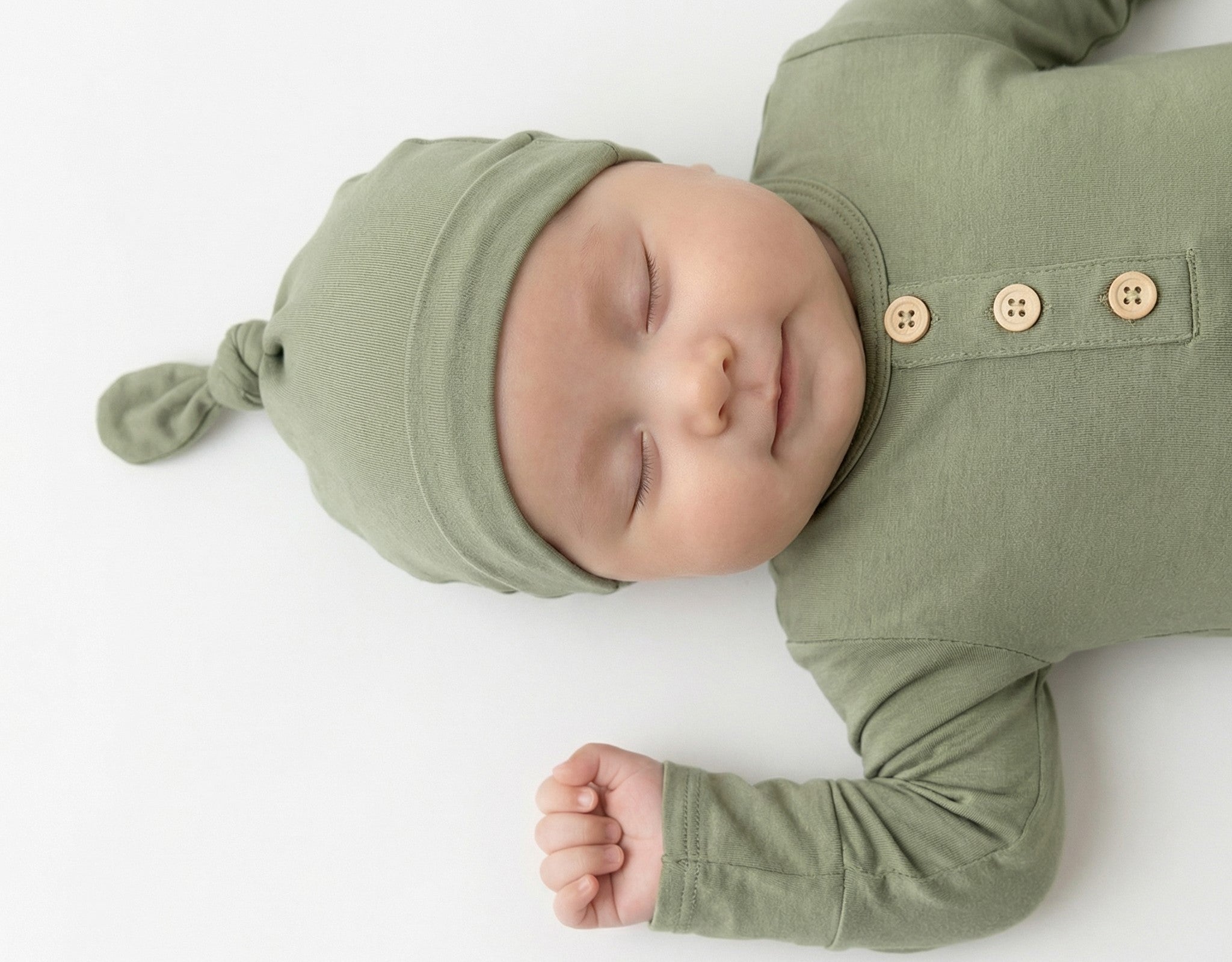 Why Newborn Knotted Gowns Are a Must-Have for New Parents