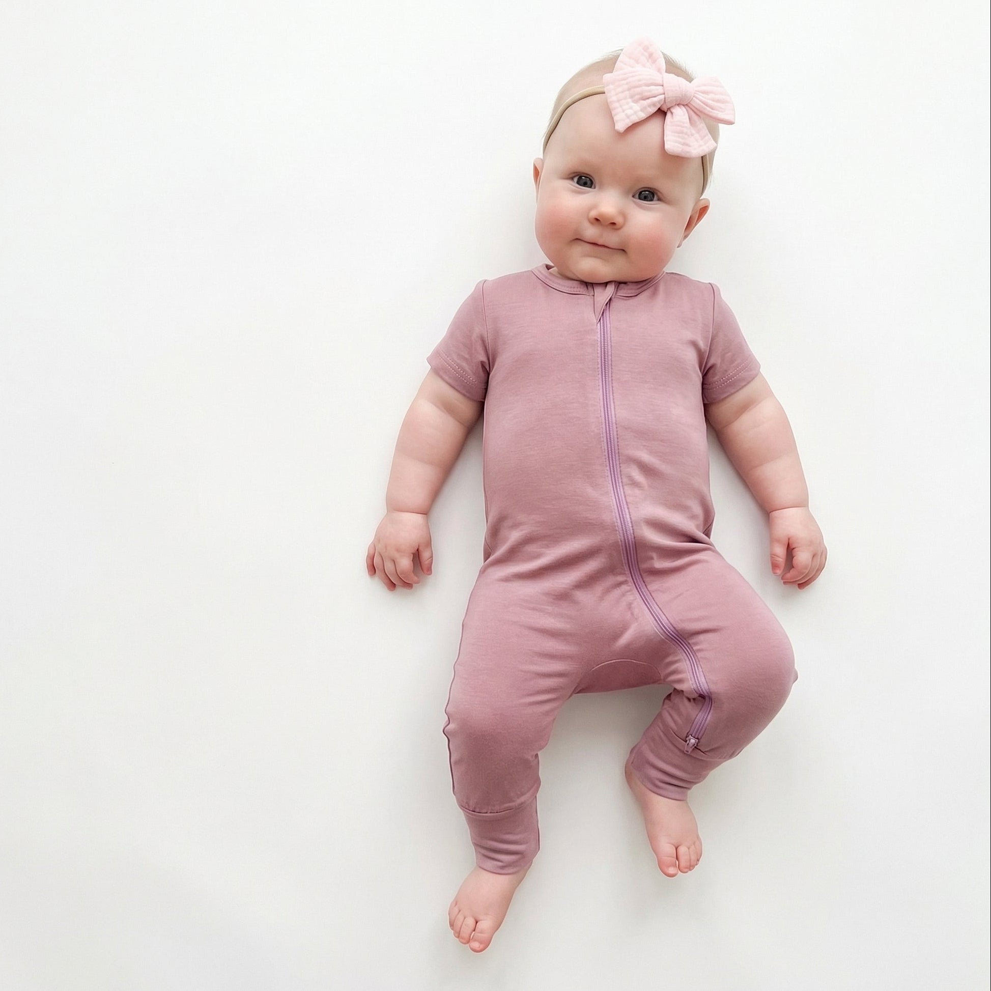 Short Sleeves Zip Romper in Mauve