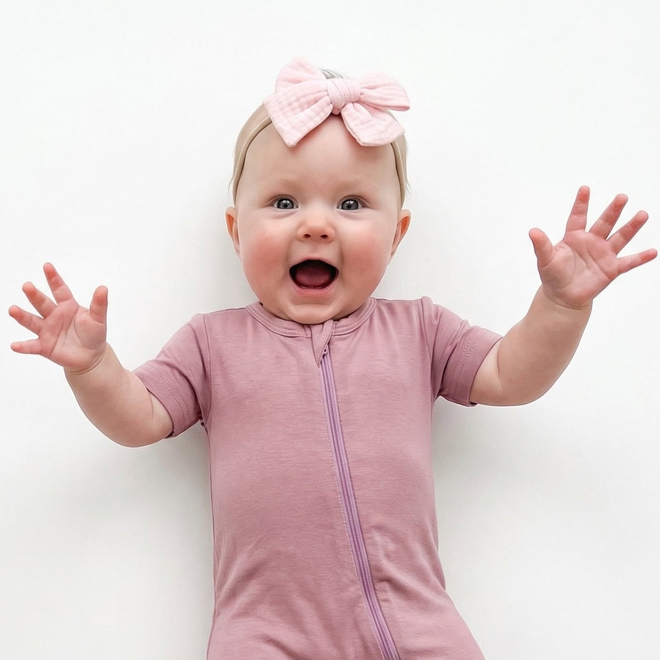 Tiny Bow in Peach