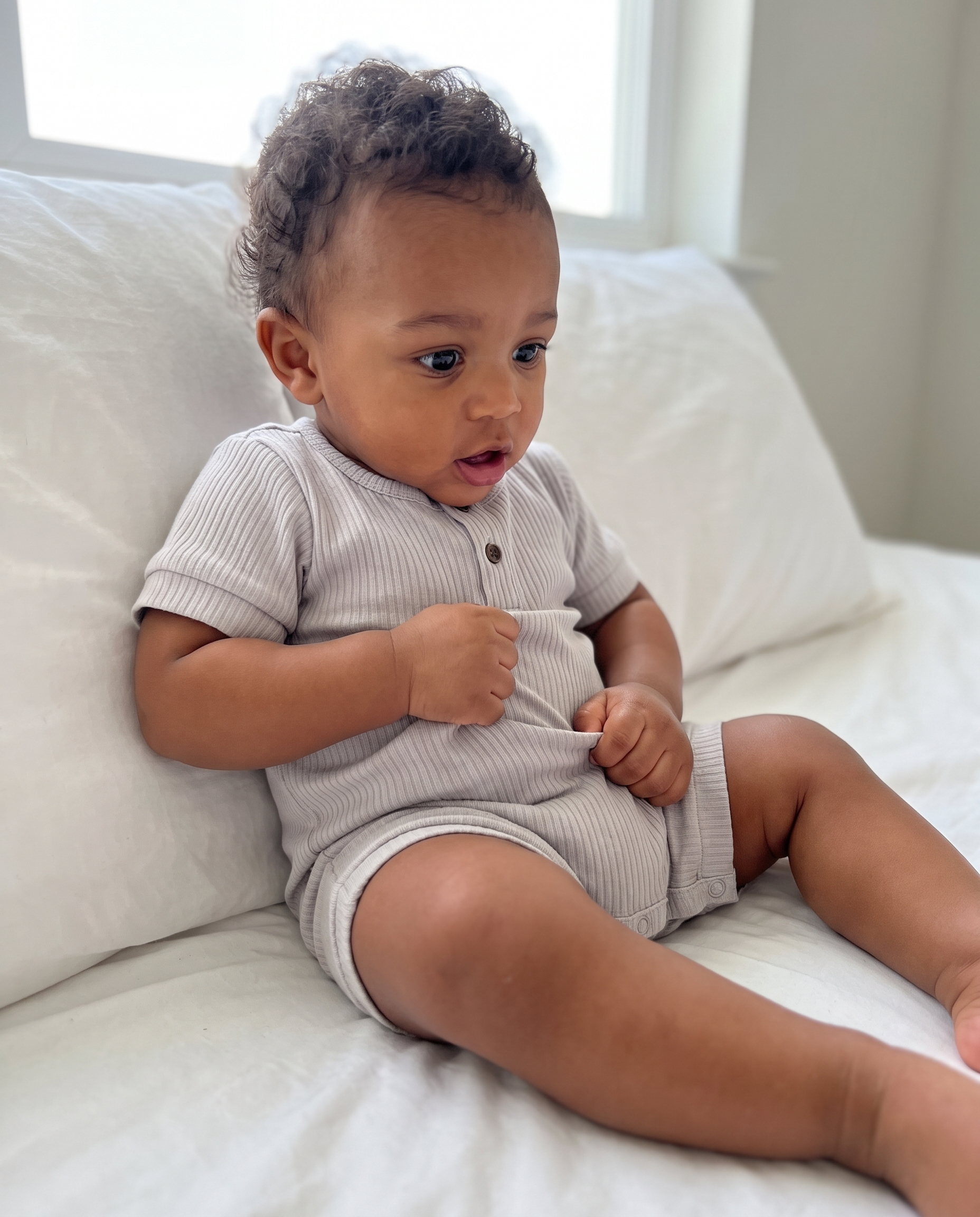 Ribbed Short-sleeved Snap Romper in Gray