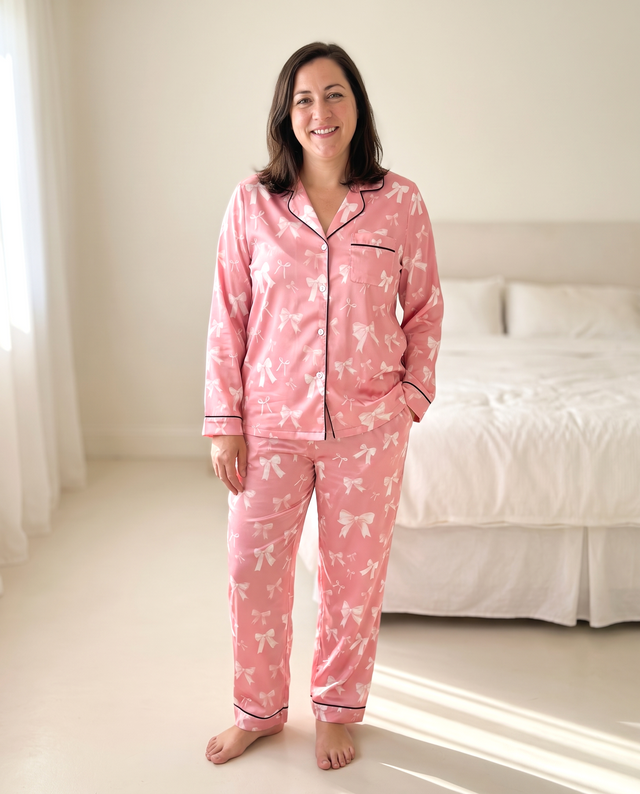 Long-Sleeved Women's Pajama Set in Pink Coquette Bow