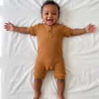 Ribbed Short-sleeved Snap Romper in Brown