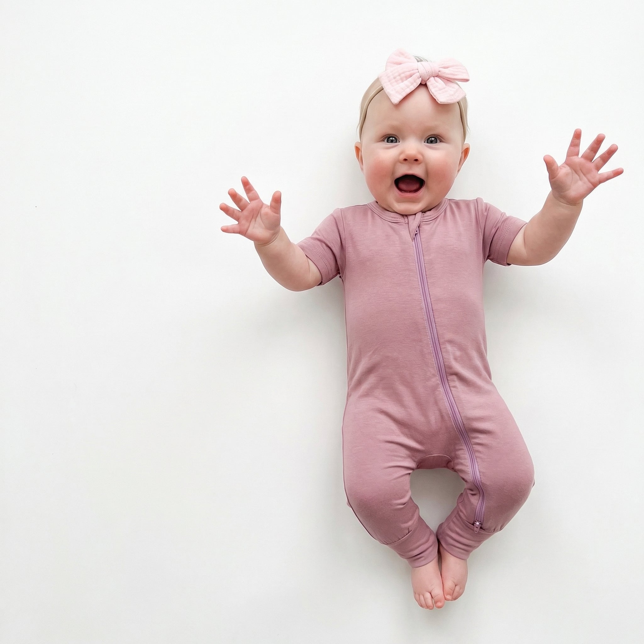 Short Sleeves Zip Romper in Mauve