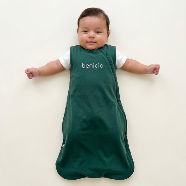 Embroidered Sleep Bag in Dark Green 0.5 TOG