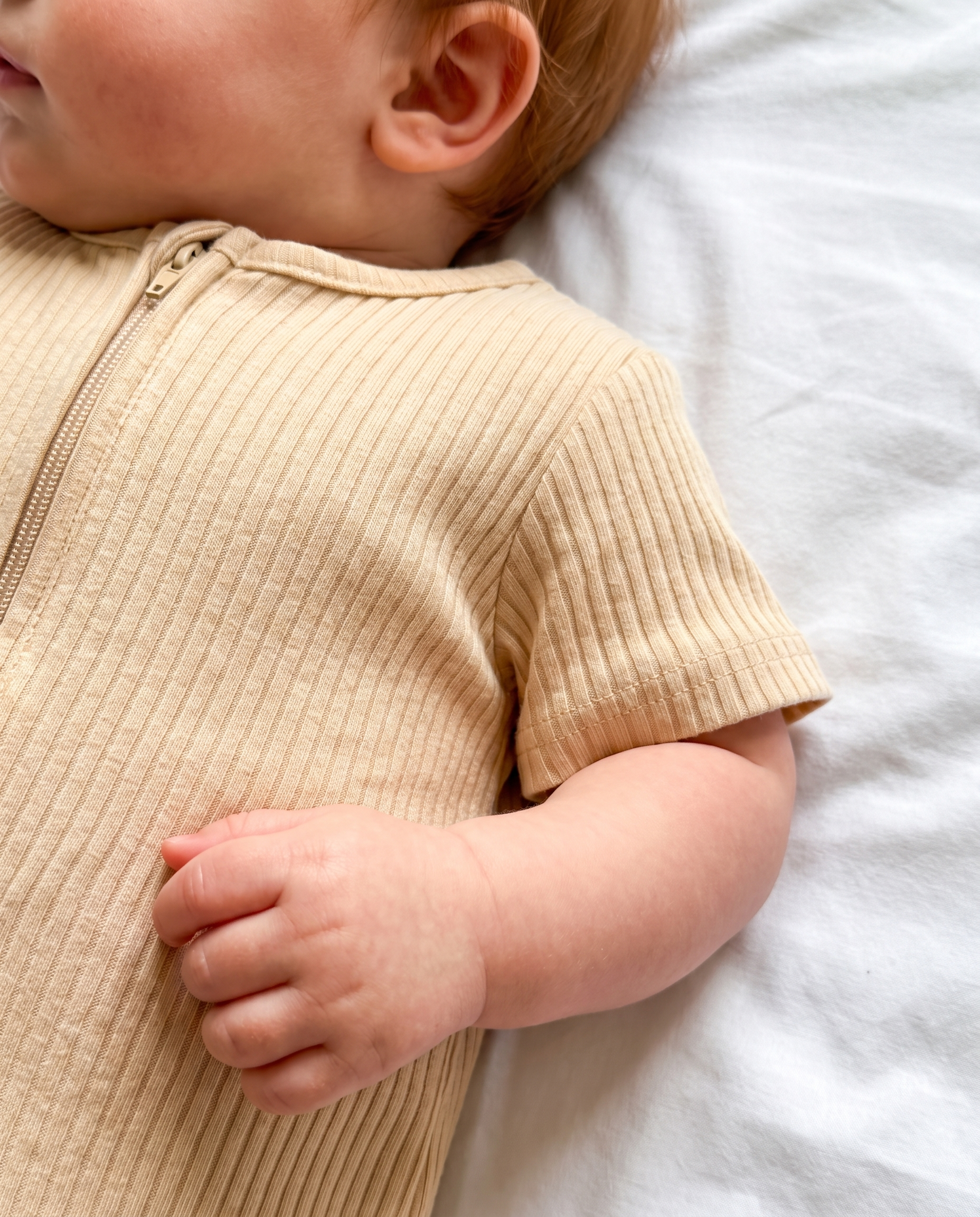Short-sleeved Ribbed Zip Romper in Khaki